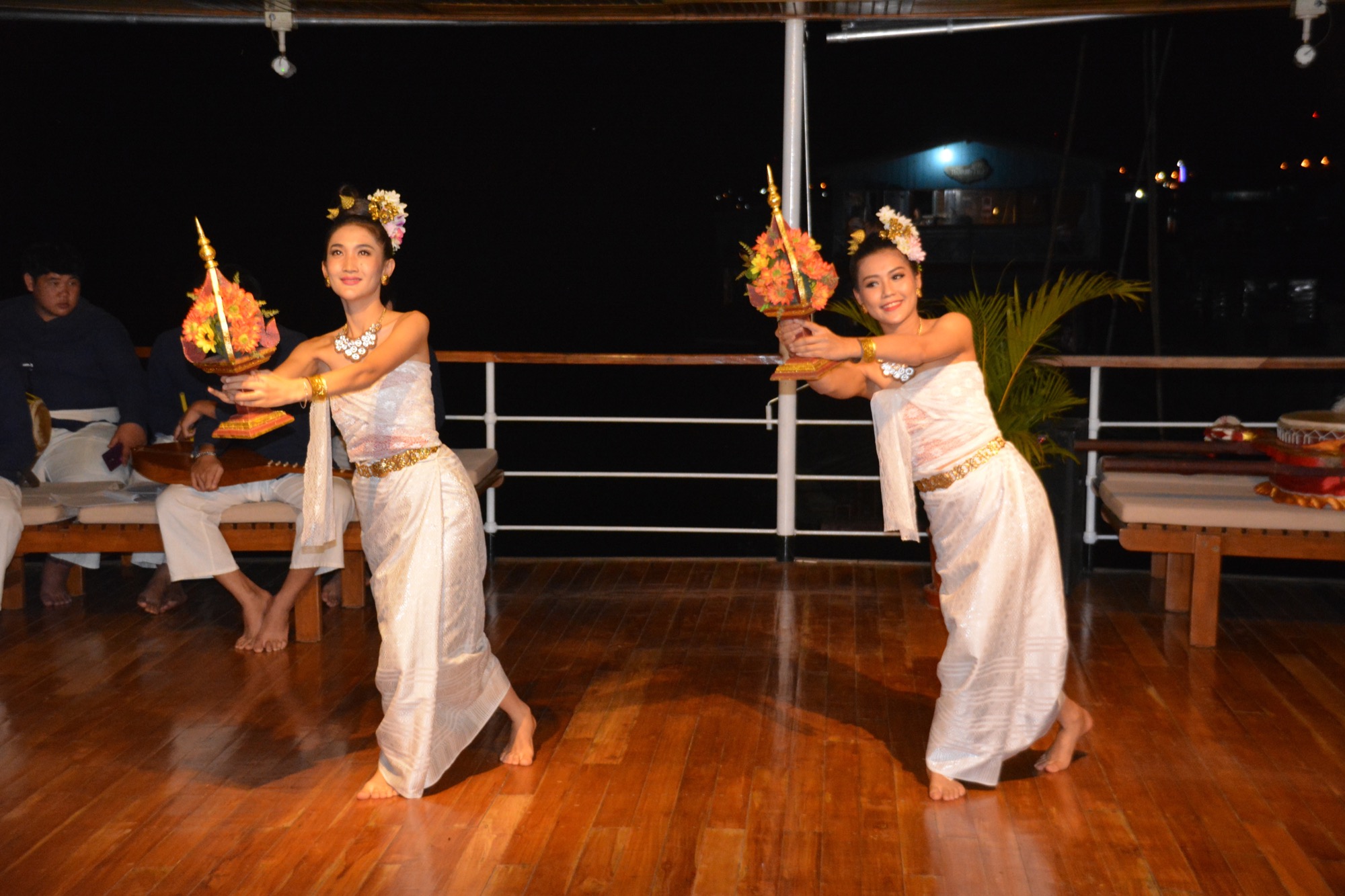 Pandaw RV Laos Pandaw Entertainment 8.jpg
